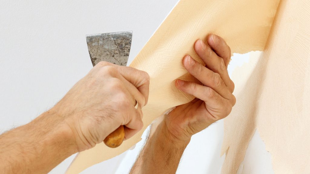 چگونه کاغذ دیواری را بکنیم