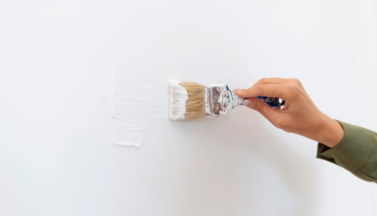 آموزش رنگ کردن دیوار با قلم مو