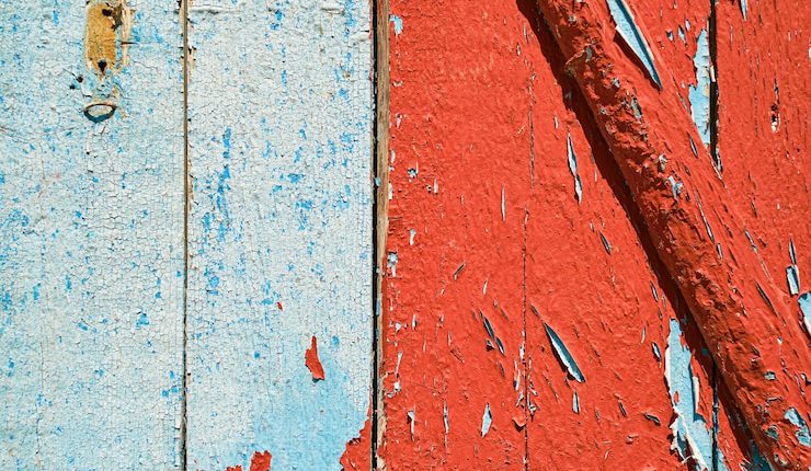 علت پوسته پوسته شدن رنگ دیوار