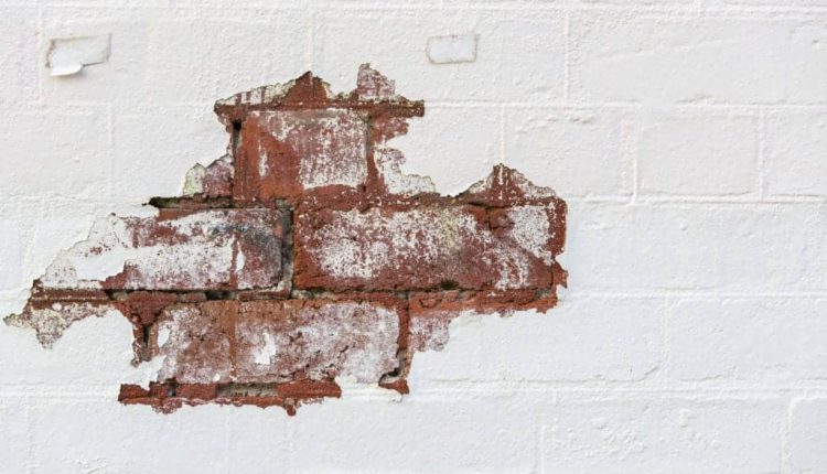 از بین بردن رنگ از آجر