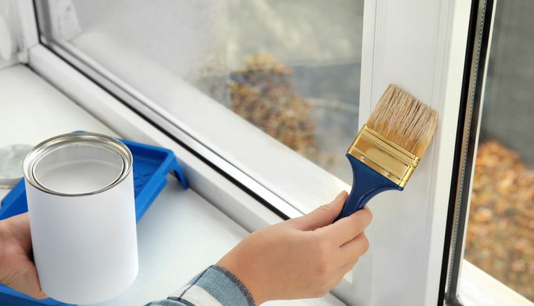 نحوه رنگ آمیزی قاب پنجره