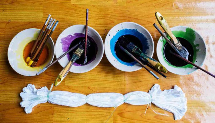 رنگ کردن لباس