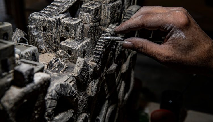 جرم‌گیری و پولیش کردن سنگ