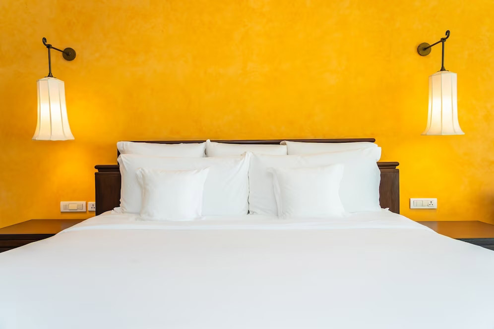 اتاق خواب زرد