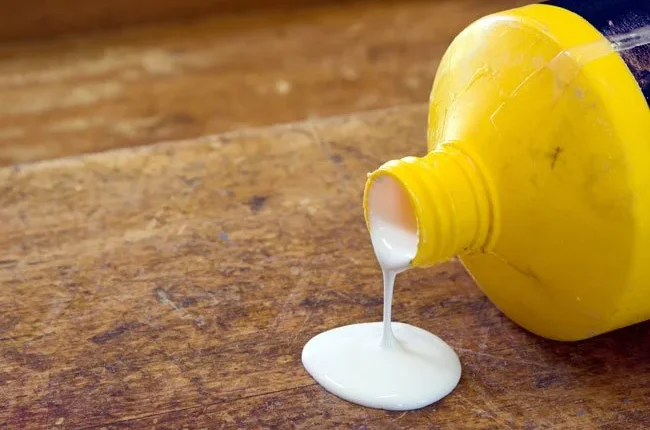 پاک کردن چسب از روی چوب