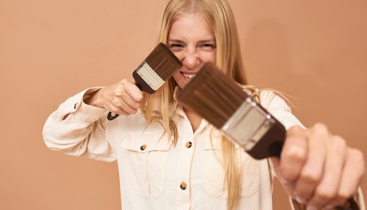 رنگ نسکافه ای دیوار