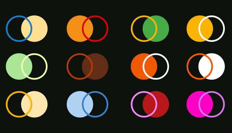 تصویری از ترکیب رنگها در پس زمینه مشکی