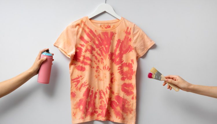 نحوه پاک کردن رنگ اسپری از روی لباس