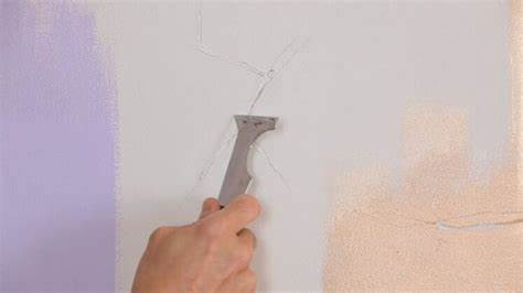 تمیز کاری ترک دیوار