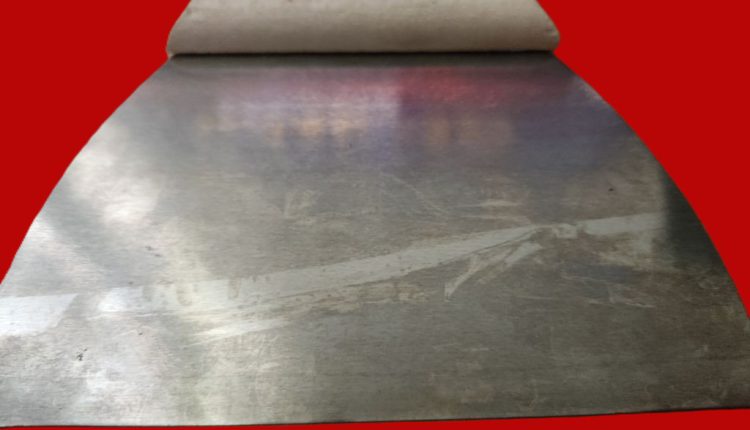 راهنمای جامع تفاوت کاردک و لیسه در نقاشی ساختمان