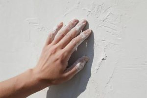 پوسته پوسته شدن بتونه چه زمانی رخ می‌دهد؟